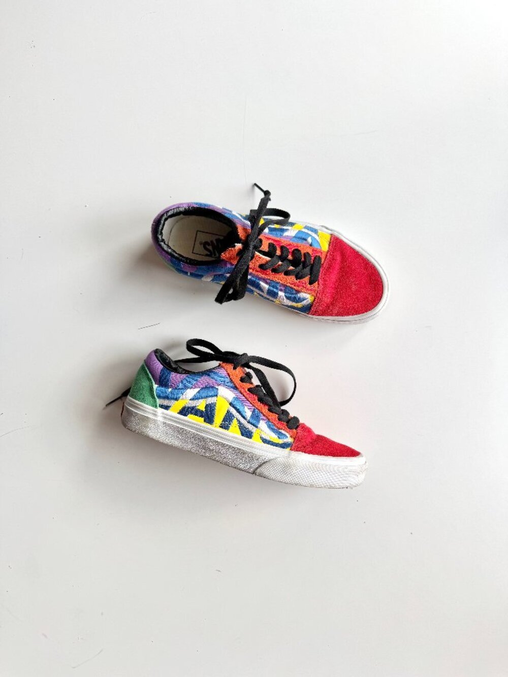 VANS Old Skool Statement Embroidered Canvas Suede Low Top Sneakers, Size 5